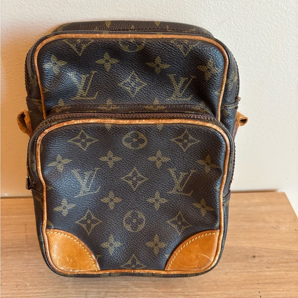 Authentic Louis Vuitton monogram bag - Picture 1 of 9
